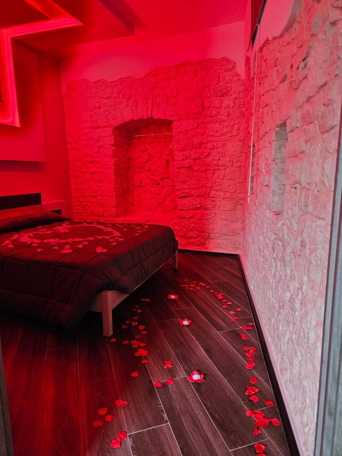 Luxuite Spa Con Piscina E Jacuzzi Alberobello Bagian luar foto
