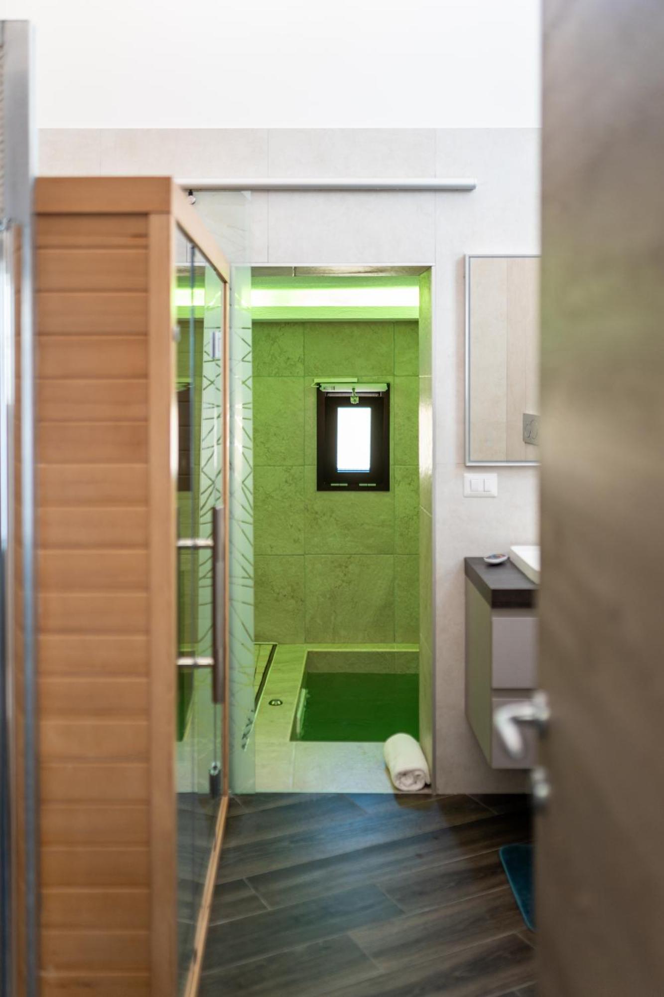 Luxuite Spa Con Piscina E Jacuzzi Alberobello Bagian luar foto