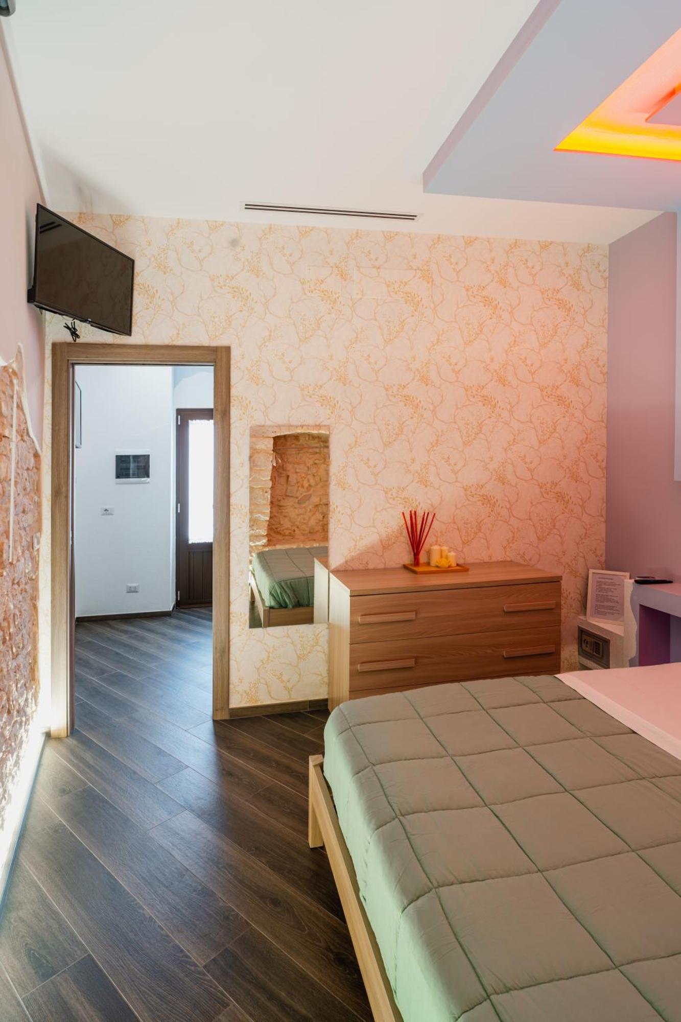 Luxuite Spa Con Piscina E Jacuzzi Alberobello Bagian luar foto