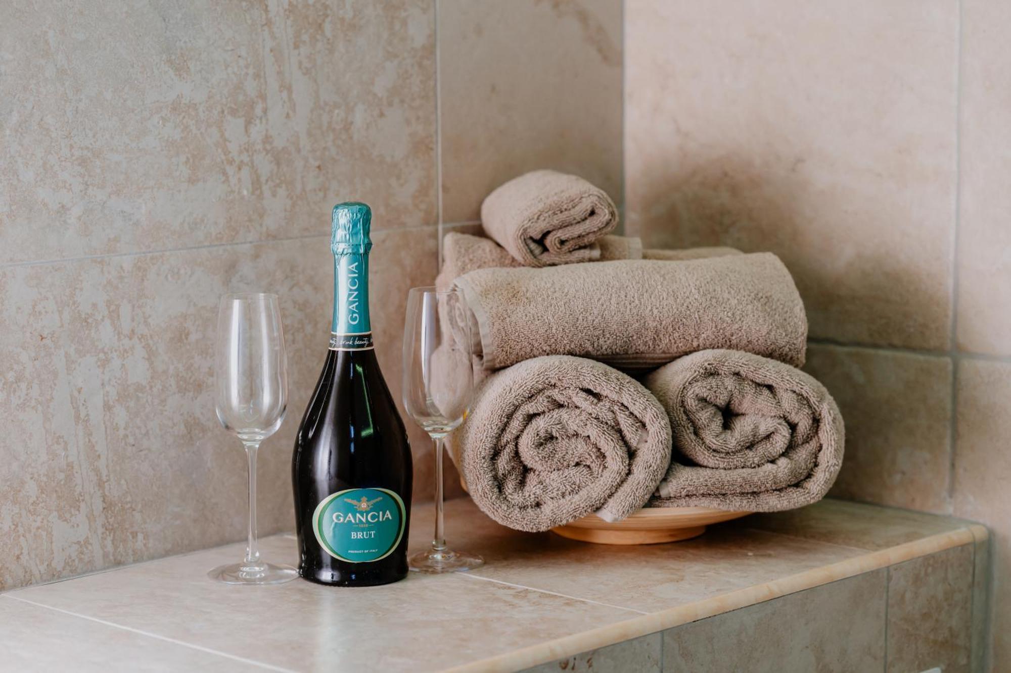 Luxuite Spa Con Piscina E Jacuzzi Alberobello Bagian luar foto
