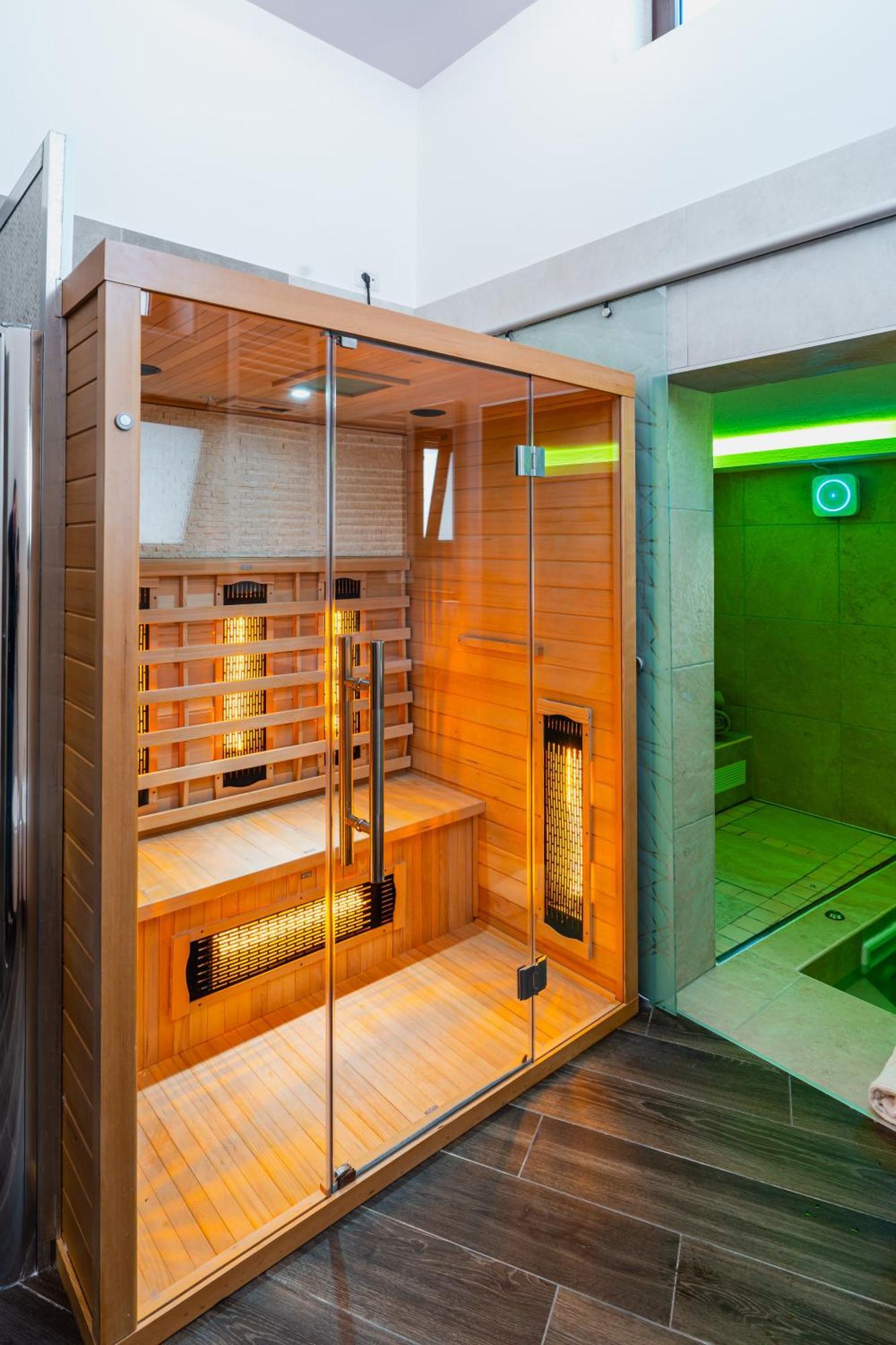Luxuite Spa Con Piscina E Jacuzzi Alberobello Bagian luar foto