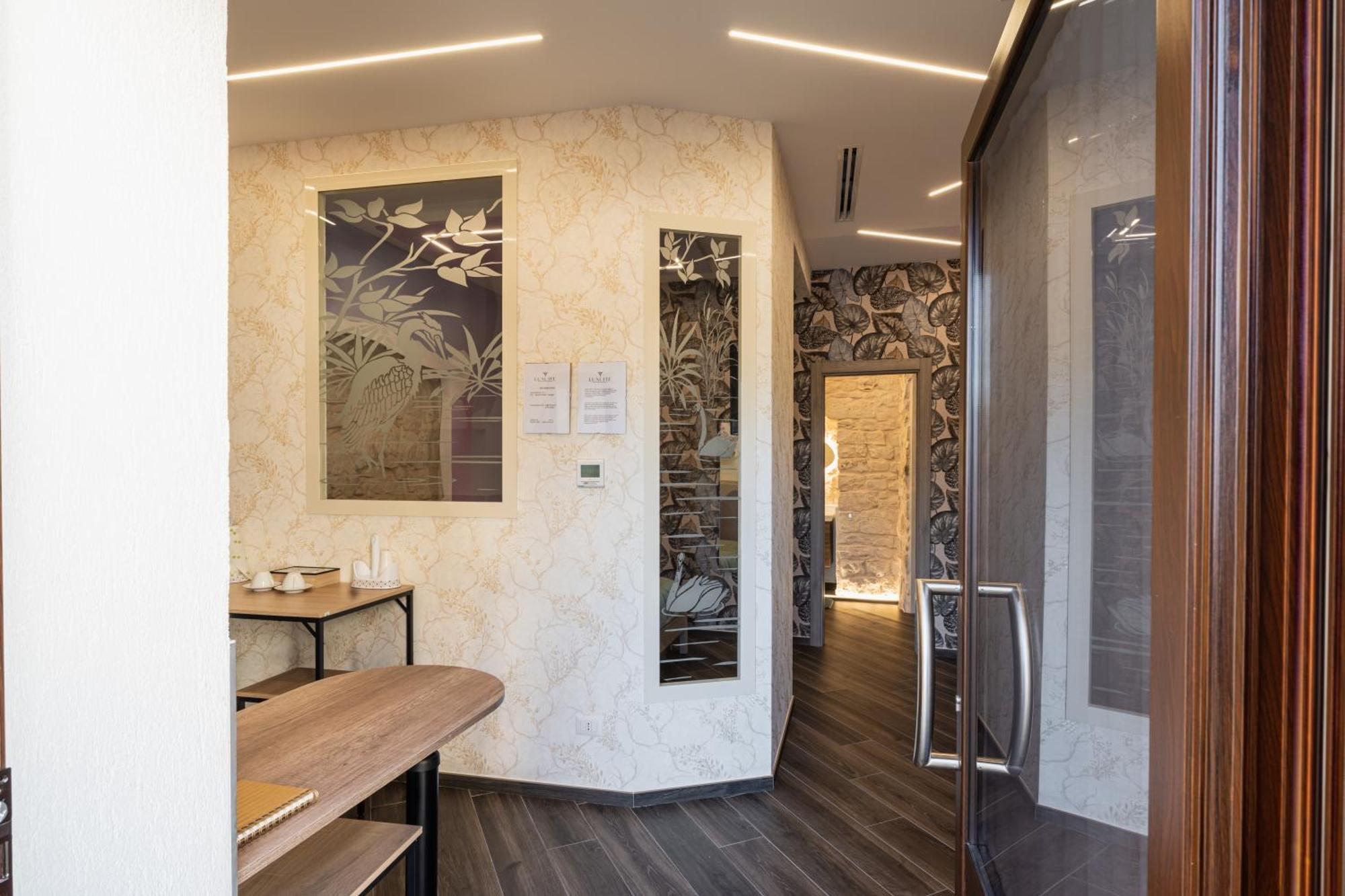 Luxuite Spa Con Piscina E Jacuzzi Alberobello Bagian luar foto
